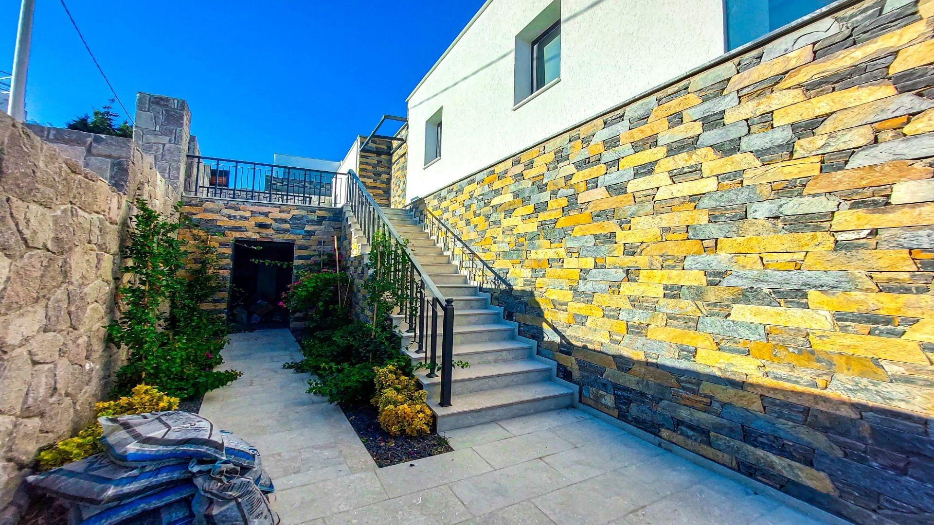 detail.propertyImage