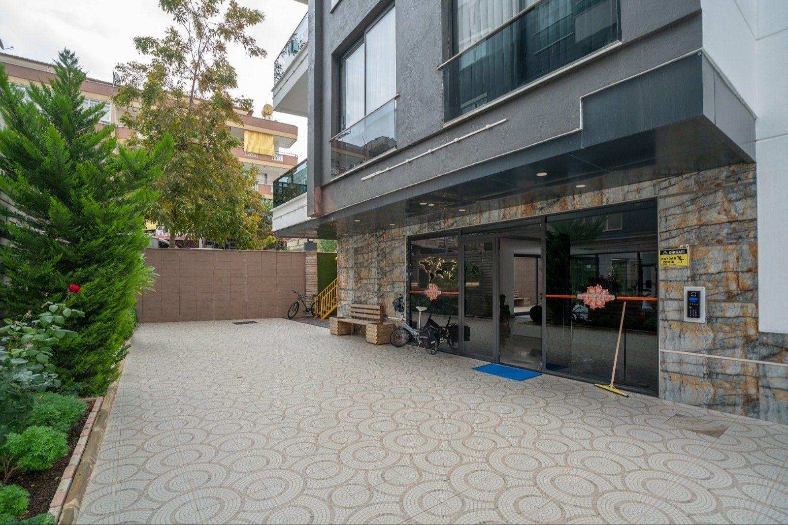 detail.propertyImage