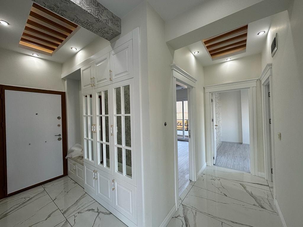 detail.propertyImage