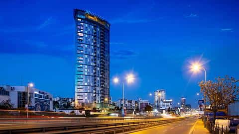 Spectacular tower in the city’s new Center, Kartal, Istanbul — 3/19