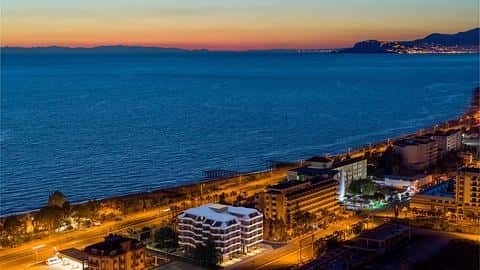 Appartement 2+1 de Luxe en Bord de Mer à Vendre à Kargicak Alanya — 7/28