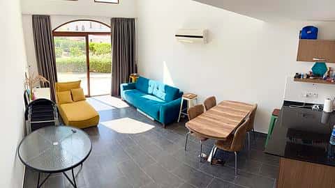 Klasik Akdeniz Tarzında Tek Yatak Odalı Çağdaş Loft — 2/15