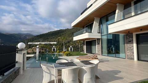 Villas Individuelles de 4 Chambres à Alanya Oba avec Piscine Privée et Jardin — 4/30