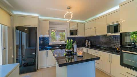 Duplex Luxueux 3+1 avec Vues Panoramiques sur la Mer, la Nature et la Ville — 6/31