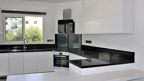Vila s 3-5 Spavaćih Soba Na Prodaju u Esentepeu, Kyrenia, Sjeverni Kipar — 9/30