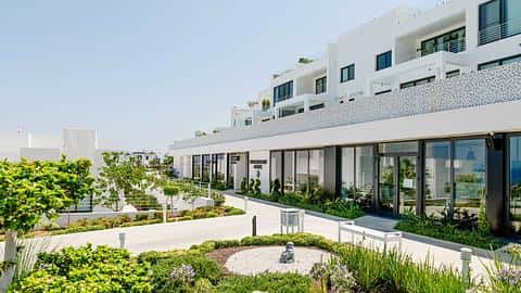 Stunning Fully Furnished Apartment with Panoramic Roof Terrace  — 5/25