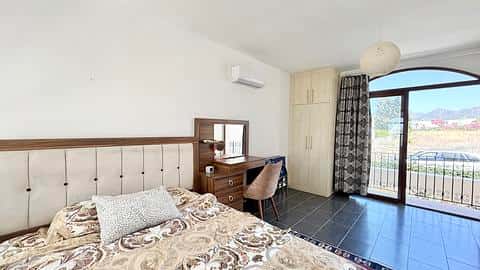 Klasik Akdeniz Tarzında Tek Yatak Odalı Çağdaş Loft — 4/15