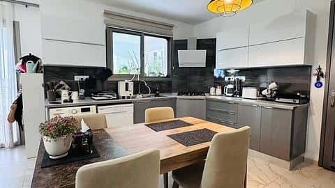 Apartamento de 3 Habitaciones en Venta en Esentepe, Reventa en Kyrenia — 8/17