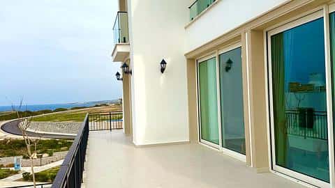 Esentepe, Kyrenia'da 3 Yatak Odalı Daire Satışı — 7/24