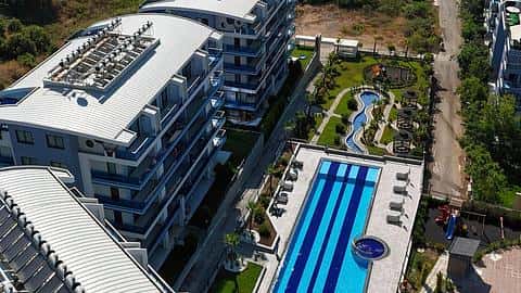 Appartement 1+1 Prêt à Vivre Vue Nature à 750m de la Plage — 2/41
