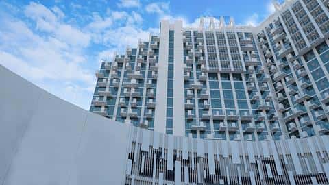 Apartments with Panoramic Views in Healthcare City, Dubai — 7/11