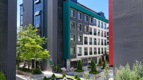Bureau 2+1 à vendre à Alanya | À 100 mètres du nouveau bâtiment municipal | Cuisine séparée | Rendement locatif élevé — 3/15