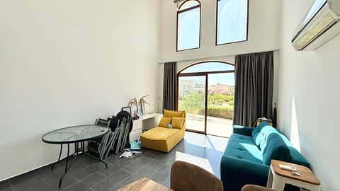 Klasik Akdeniz Tarzında Tek Yatak Odalı Çağdaş Loft — 7/15