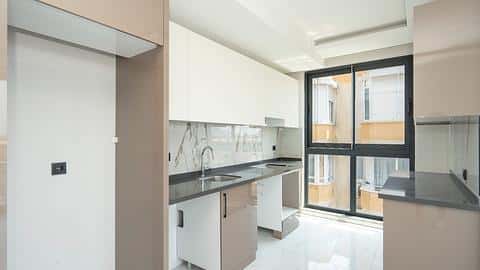 Investir à Alanya Centre : Appartements de 2 et 3 Chambres, Vue sur Mer, À Vendre — 4/23