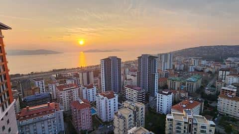 For Sale: 1-3 Bedroom Apartments in Istanbul's Kartal with Residence Permit — 4/10