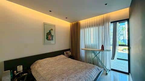 Appartement 1+1 Meublé à Vendre à Oba Alanya Près de la Mer — 10/24