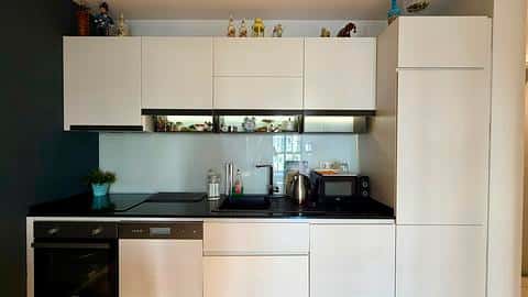 Appartement 1+1 Meublé à Vendre à Oba Alanya Près de la Mer — 6/24