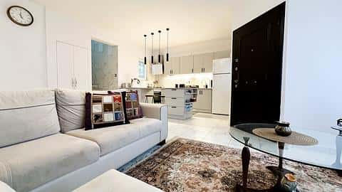 Villa 2+1 entièrement meublée avec jardin, terrasses et accès à la piscine à Kargicak — 7/23