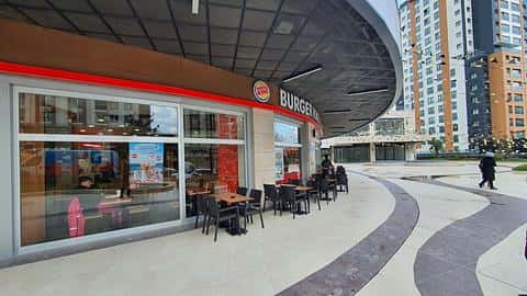 Espace commercial principal à Bagcilar, centre-ville d'Istanbul à vendre — 5/15