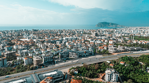 Alanya Oba : Propriété commerciale de 5 chambres pour investissement — 2/5