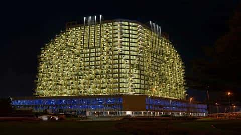 Apartments with Panoramic Views in Healthcare City, Dubai — 4/11