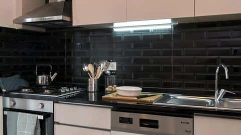 À vendre : Appartement de 2 chambres à Istanbul Kartal avec salle de sport et permis de résidence — 9/26