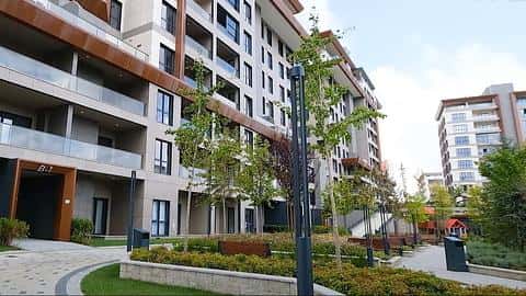 Propriété commerciale à vendre à Başakşehir avec des caractéristiques de sécurité modernes — 3/6