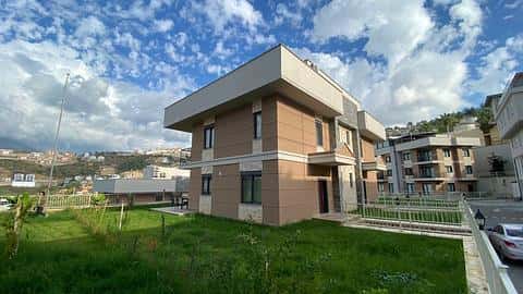 Affordable 3+1 Smart Villa in Kargicak with Private Garden — 3/23