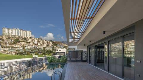 Villas de Luxe à Vendre à Kargicak | Vue sur la Mer et le Château — 9/22