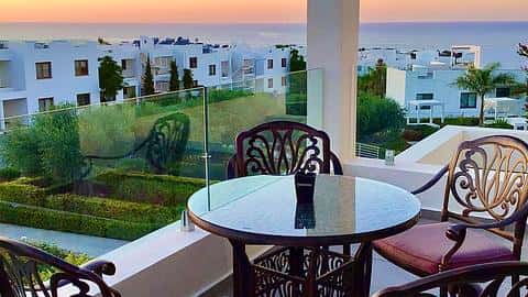 Stunning Fully Furnished Apartment with Panoramic Roof Terrace  — 2/25