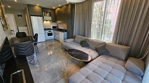 Appartement 1+1 Meublé à Vendre au Centre d'Alanya Proche Plage — 4/14