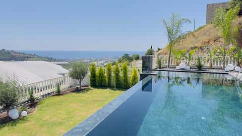 Villa avec piscine privée à Kargicak et vue panoramique sur le château — 2/24