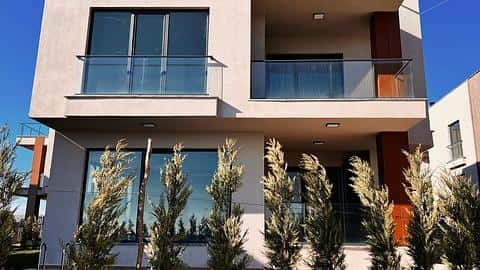 Villa avec vue sur la ville à vendre avec citoyenneté à Buyukcekmece, Istanbul — 2/30