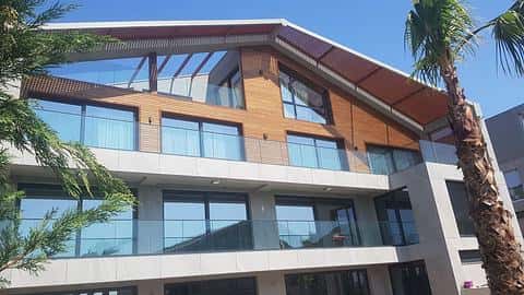 À vendre : villa luxueuse de 7 chambres à Buyukcekmece, Istanbul avec vue sur la mer — 2/15