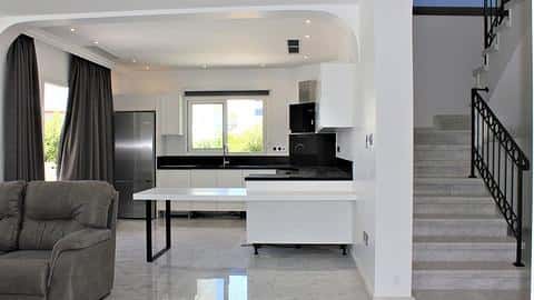 Vila s 3-5 Spavaćih Soba Na Prodaju u Esentepeu, Kyrenia, Sjeverni Kipar — 10/30