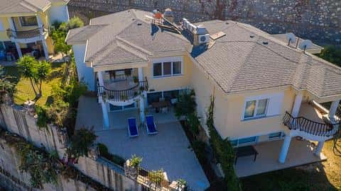 Duplex Luxueux 3+1 avec Vues Panoramiques sur la Mer, la Nature et la Ville — 4/31