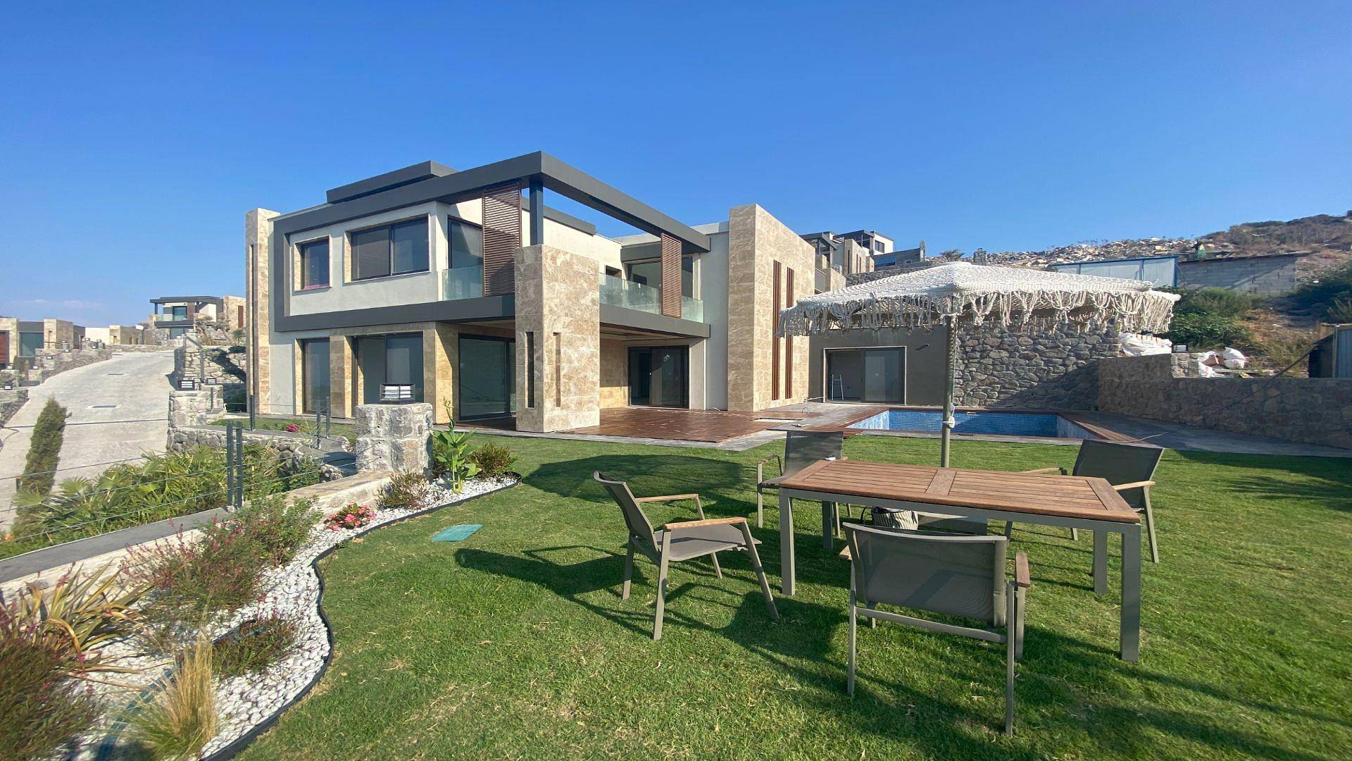 detail.propertyImage