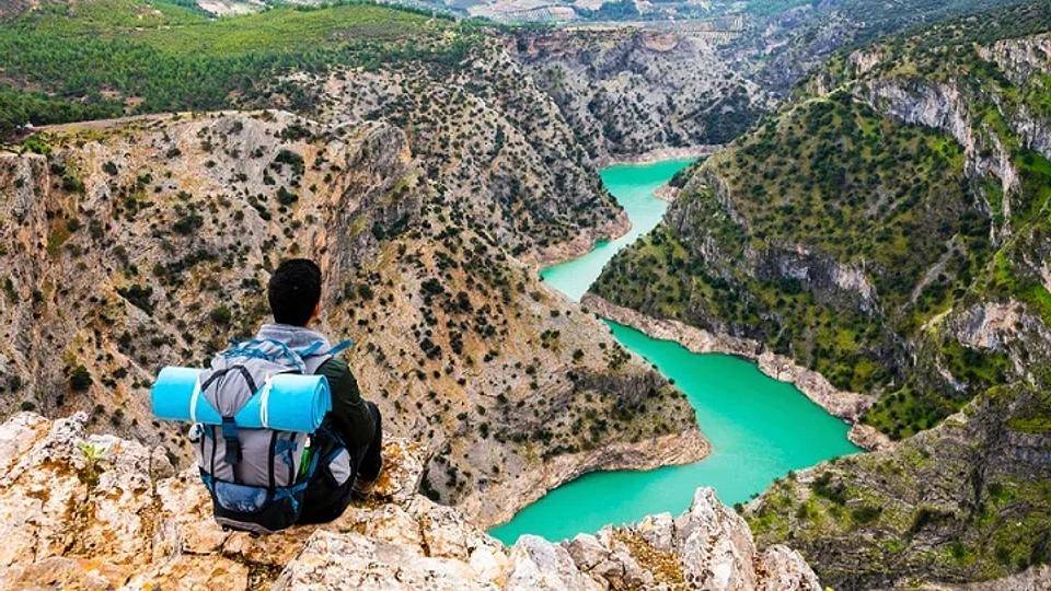 Canyon Som Ligger På Gränsen till de Tre Provinserna Fascinerar Besökare