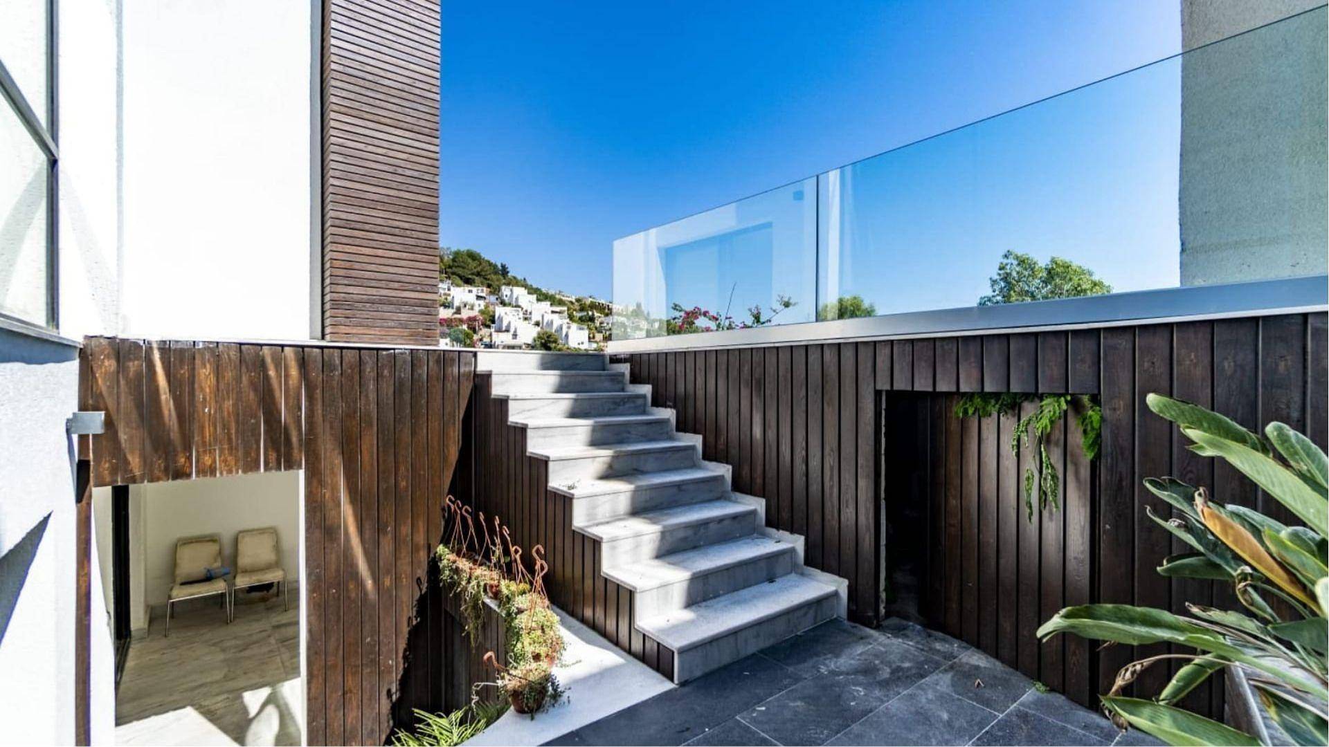 detail.propertyImage