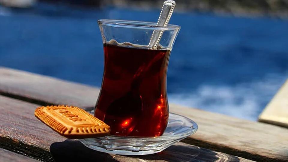Çay: Türkischer Tee