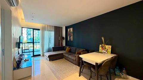 Appartement 1+1 Meublé à Vendre à Oba Alanya Près de la Mer — 1/24