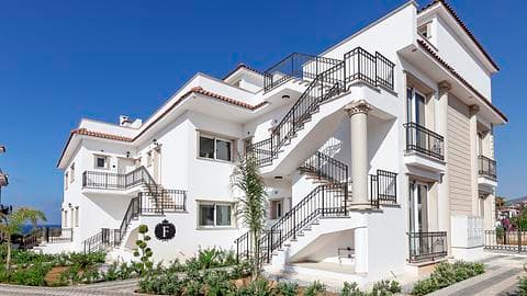 Apartamento en el Norte de Chipre, Kyrenia: Propiedad de 2 Habitaciones en Venta — 1/24