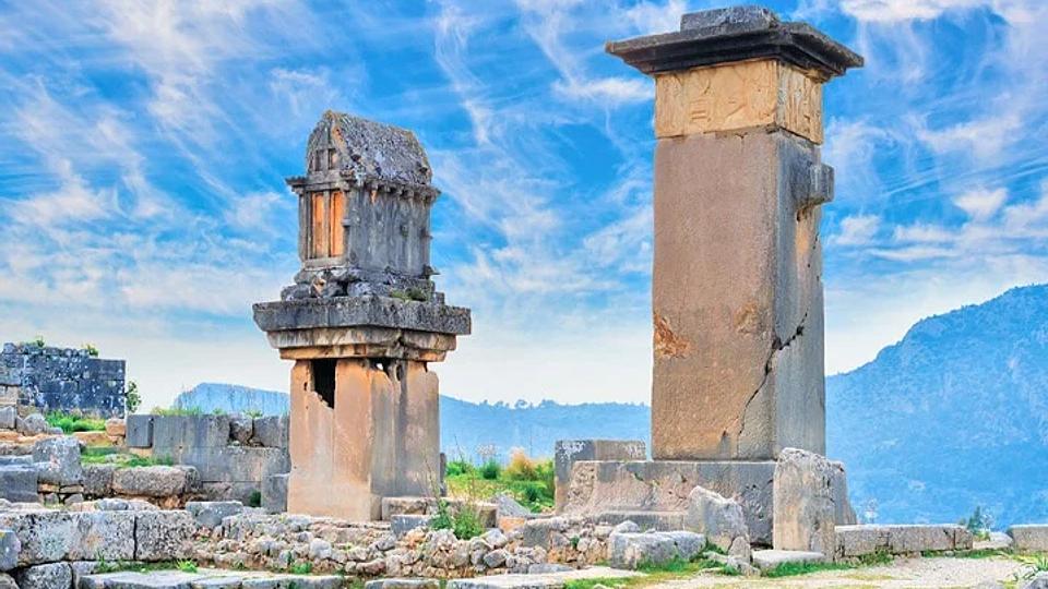  Путешествие в город, бросающий вызов времени, Ксантос