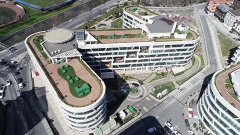 À vendre : espace commercial à Kagithane avec accès au centre-ville — 1/3