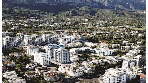 Leiligheter med havutsikt, 1-3 soverom til salgs i Girne, Kyrenia, Nord-Sypros — 1/11