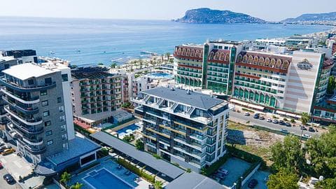 Appartement meublé à vendre à Alanya Oba avec permis de séjour — 1/28