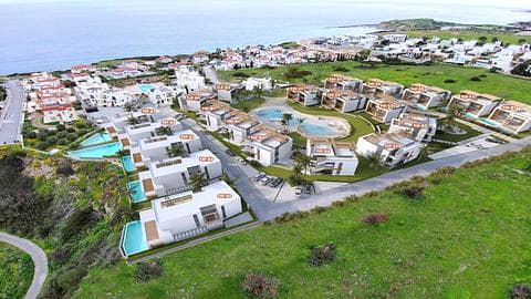 Villas de luxe avec vues panoramiques sur la mer à Esentepe, Chypre — 1/25