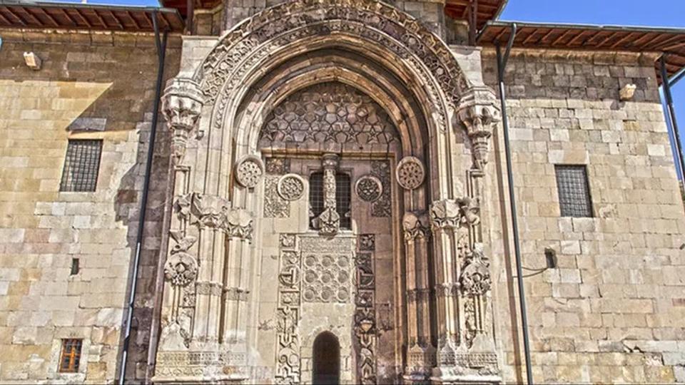 Große Moschee und Krankenhaus von Divriği tritt dem Weltkulturerbe bei