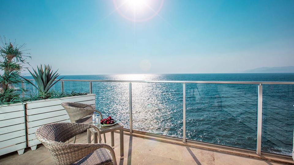 שלווה של נוף ים: נכס עם נוף לים בטורקיה נחשף