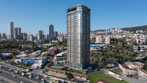 Spectacular tower in the city’s new Center, Kartal, Istanbul — 1/19